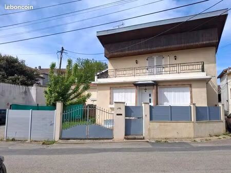 maison de ville rilleux village