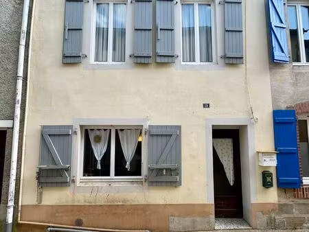 maison de ville avec trois chambres au centre ville de vic-en-bigorre