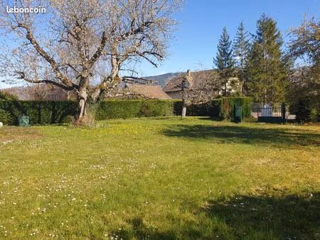 terrain 1072 m² bons st didier