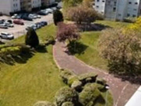 f2 jolie vue dégagée sur parc