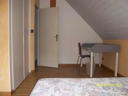 une chambre d'etudiant. e