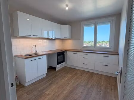 appartement refait à neuf non meublé