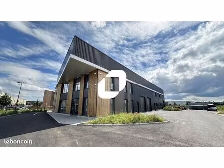 local d'activité 458 m²