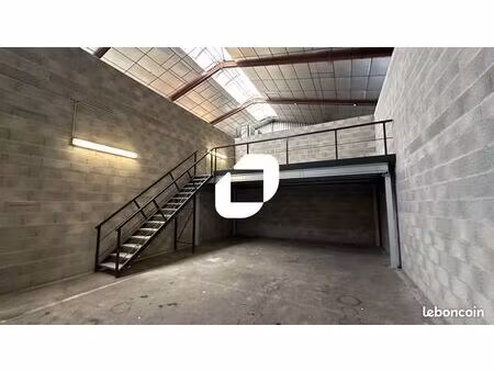 local d'activité 218 m²