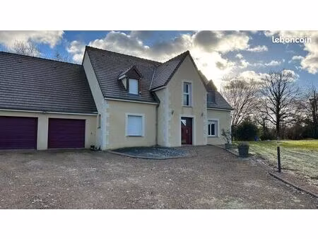 maison 163 m2 avec 2500 m2 de terrain