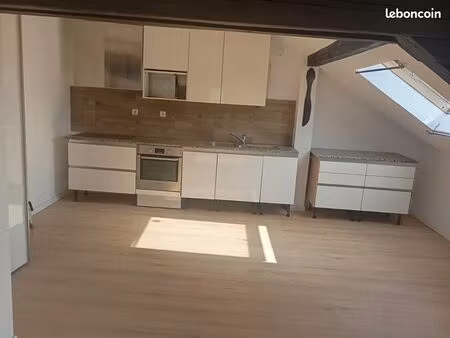 bel appartement f3  cuisine équipée  clim
