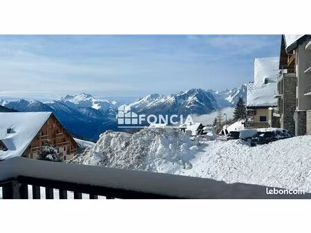 t3 lumineux à saint-françois-longchamp (1650 m)  résidence avec piscine extérieure. exposi