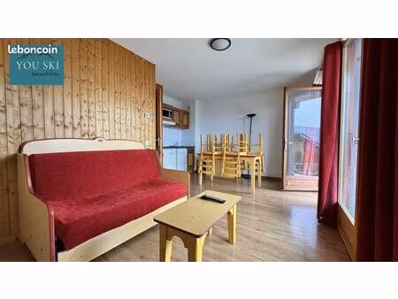 beau t2 dans résidence calme avec piscine