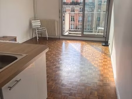 vends studio m° bel air à paris 5e étage avec balcon