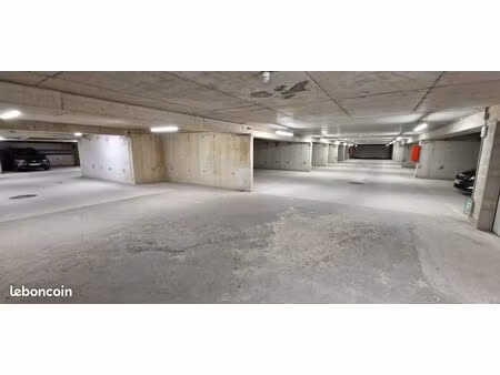 place de parking à louer dans résidence sécurisée
