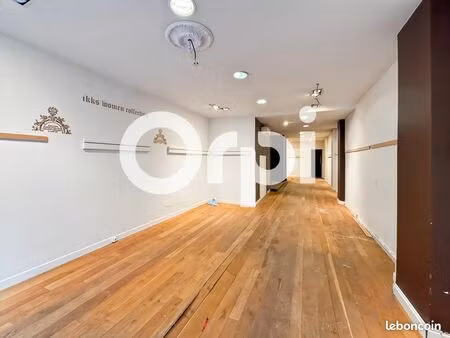 local commercial 101 m²