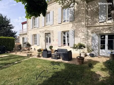 maison 8 pièces 145 m²