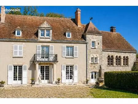 manoir 500 m² courances