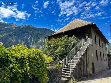 maison de village grand jardin