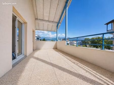 très beau t4 en duplex en dernier étage avec terrasse – chambéry