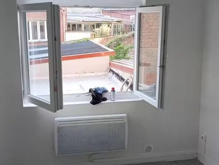 grand studio rénové curatelle accepté