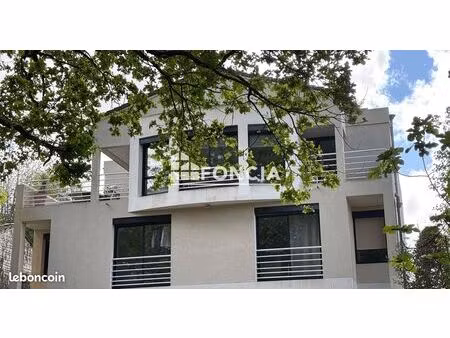 immeuble : vue et accès à la sévre