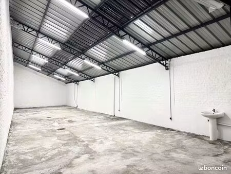 hangar à louer 130 m²