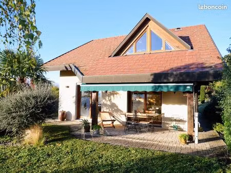 maison individuelle sur les hauteurs de motz