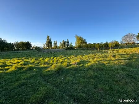 terrain constructible de 5169 m² – 60 000
