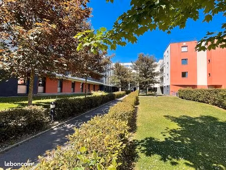 studio 1 pièce 29 m²