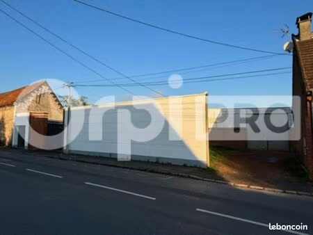 local d'activité 700 m²