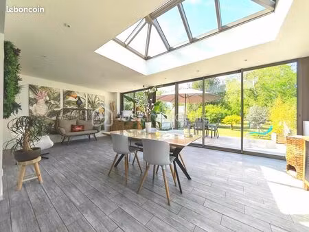 maison 8 pièces 140 m²