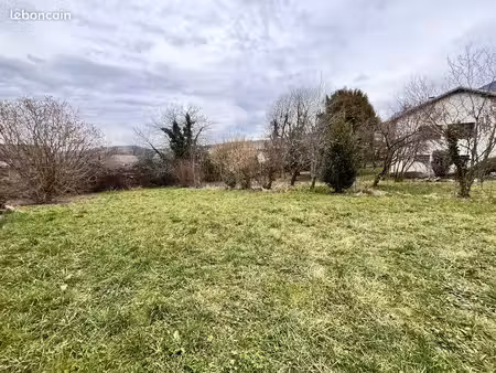terrain 3 pièces 1798 m²
