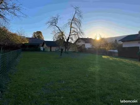 terrain constructible à vendre à mouxy au pied du revard