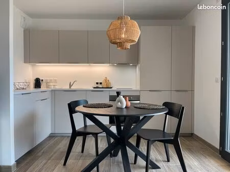 studio - balcon - cave - garage - toutes charges comprises