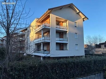 t4 82 m2 en rez-de-chaussée + extérieur 109 m2