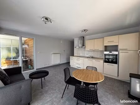 location t2 lumineux rez-de-jardin