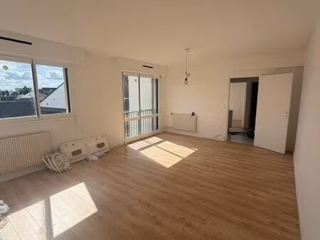 appartement de 60 m2 + cave + place parking
