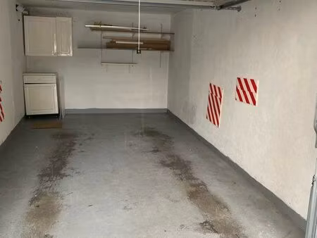 box 14m2 proche du futur arrêt de tram