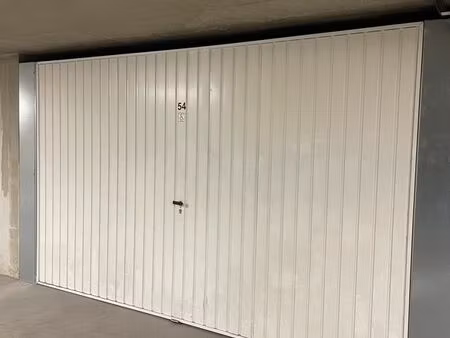 garage/box fermé pmr 19 5m2