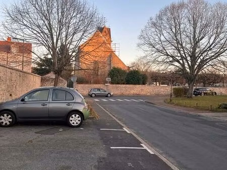 place de parking vert saint denis