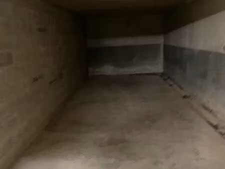 garage box fermé 25m2 vers flachet/gratte ciel