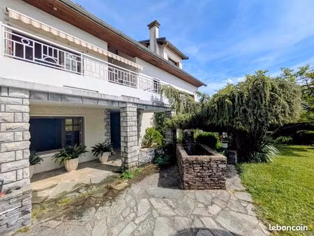 maison 10 pièces 219 m²