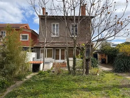 adresse rare au cœur de monplaisir lumière