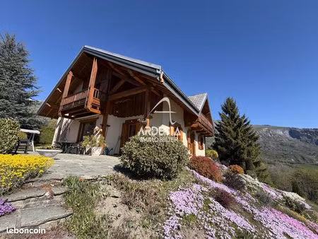 maison 5 pièces 153 m²