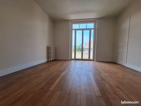 ? t3 entièrement rénové – 78 m² – chambéry centre - cuisine équipée