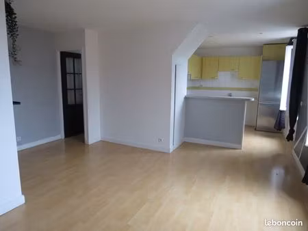 t3 en duplex au coeur d'epône