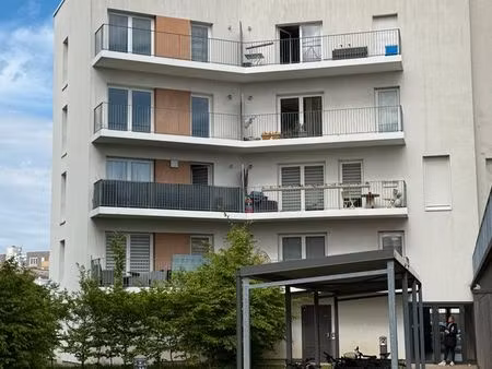 près des docks vauban dans un quartier en évolution et à deux pas de la future ligne de tr