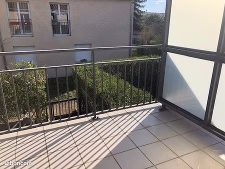 studio  26 m² avec balcon