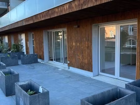 appartement t2 – 52 m² avec terrasse et box - résidence carré des arts - valenciennes