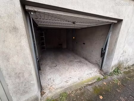 garage 1 pièce 12 m²