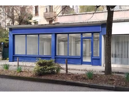 local commercial 127 m² annecy