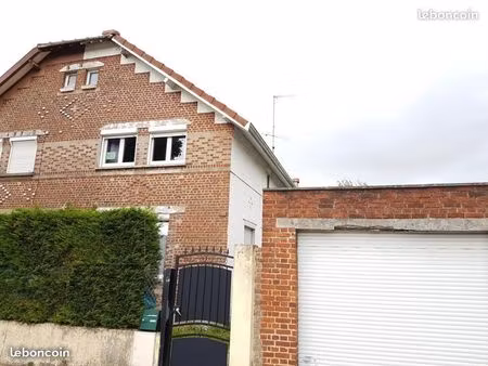 loue maison semi-individuelle jardin garage gaz et poêle à pellets