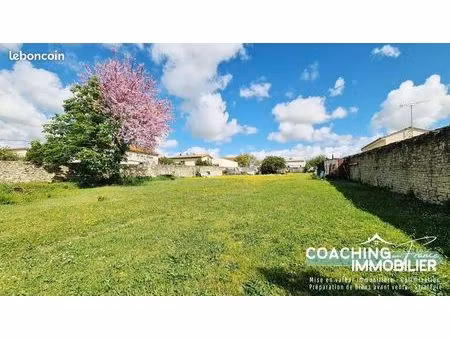 terrain 1 700 m² niort