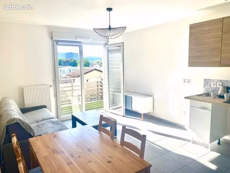 location t2 neuf meublé vaulx en velin village